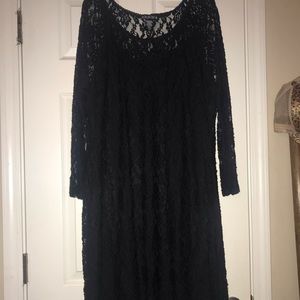 Black lace dress w/ 3/4 length sleeves